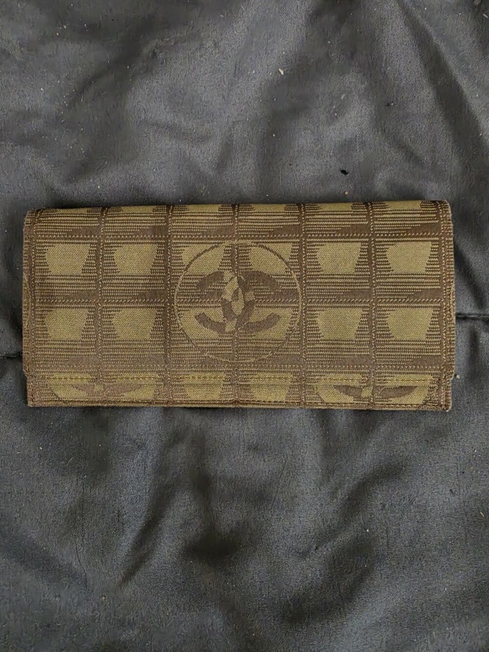 AUTHENTIC Chanel Brown & Green Monogram Canvas Wallet - Picture 3 of 8